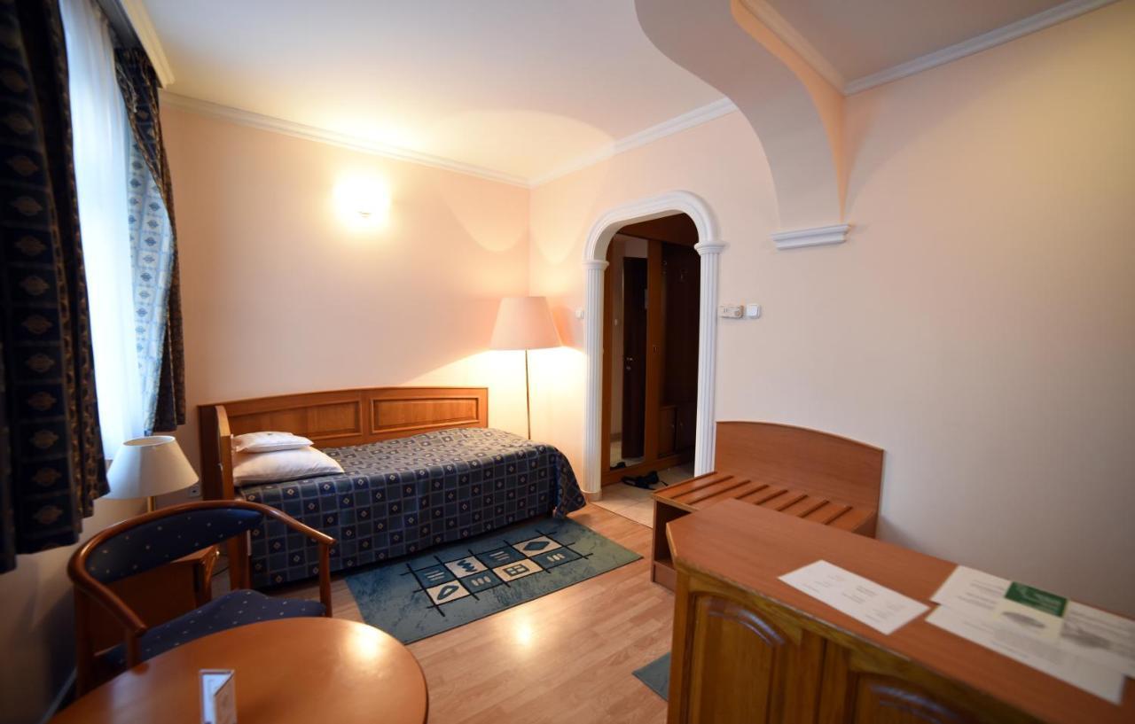 Hotel Pannonia ميسكولك المظهر الخارجي الصورة