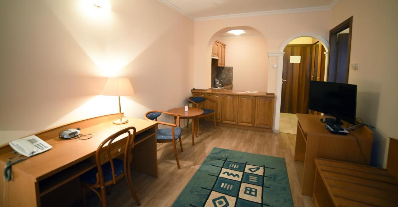 Hotel Pannonia ميسكولك المظهر الخارجي الصورة